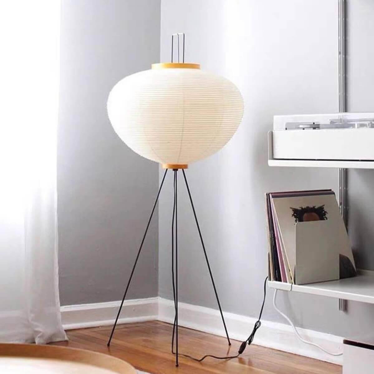 Akari 10A Floor Lamp