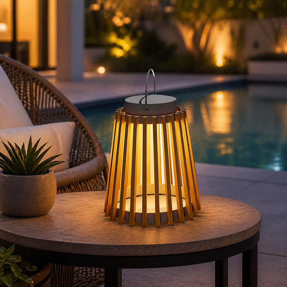 Avyron Solar Outdoor Lamp