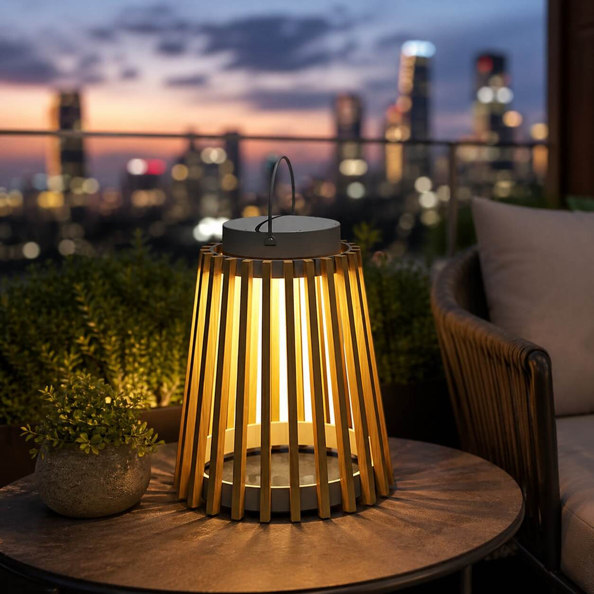 Avyron Solar Outdoor Lamp