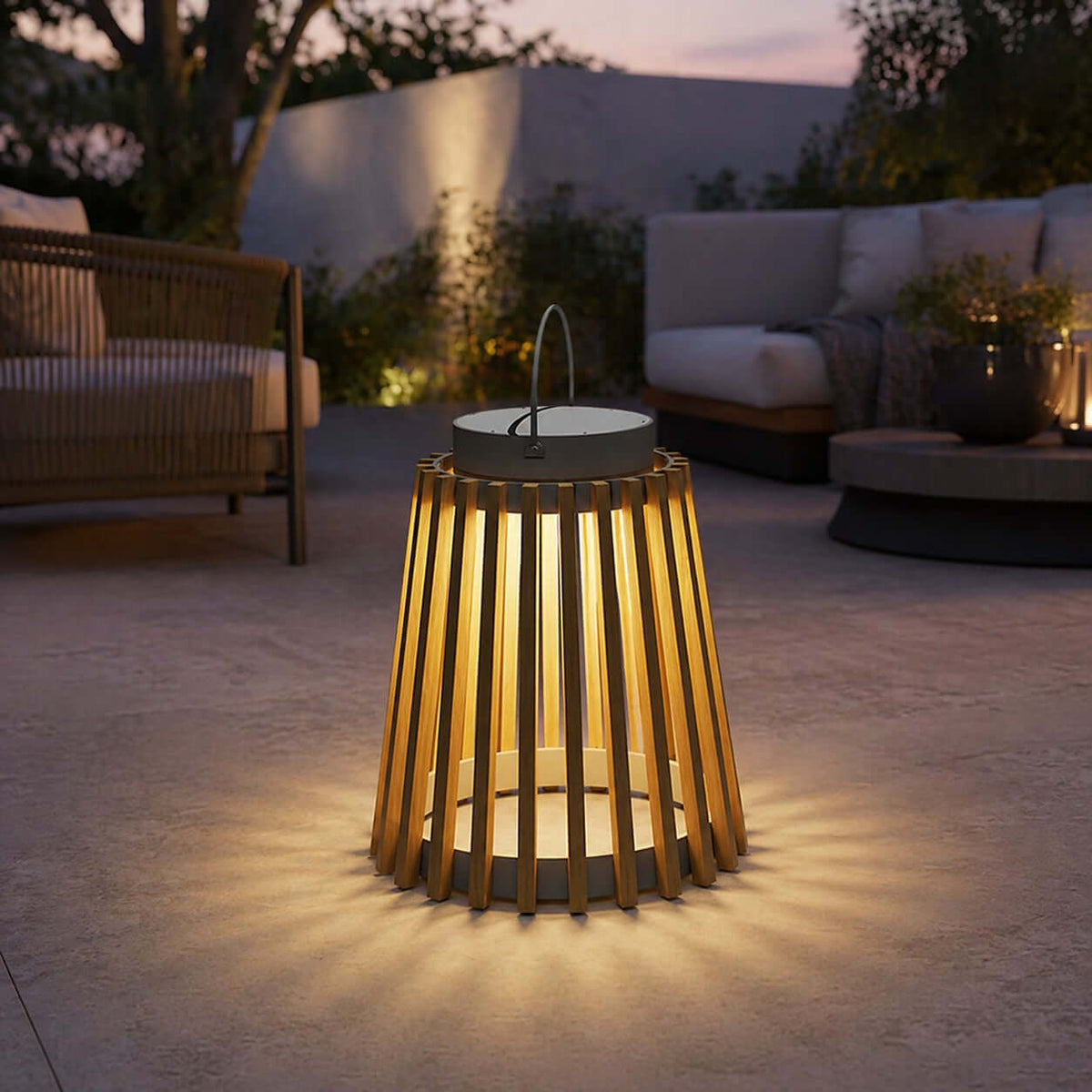 Avyron Solar Outdoor Lamp