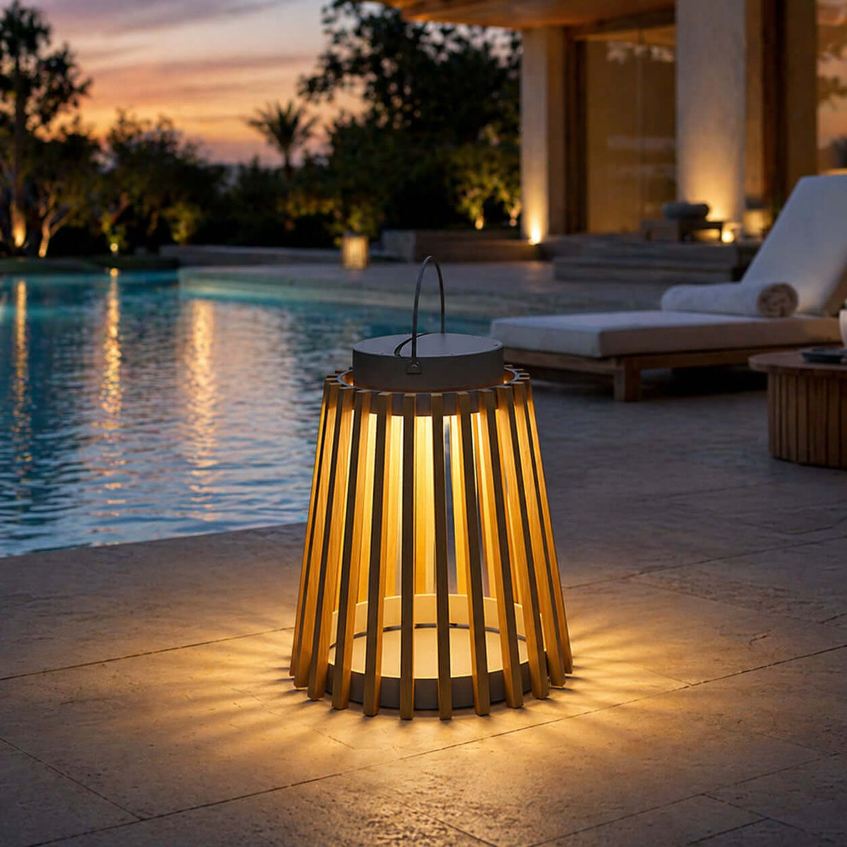 Avyron Solar Outdoor Lamp