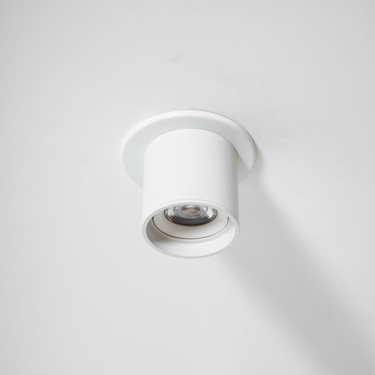 Modupoint Ceiling Light